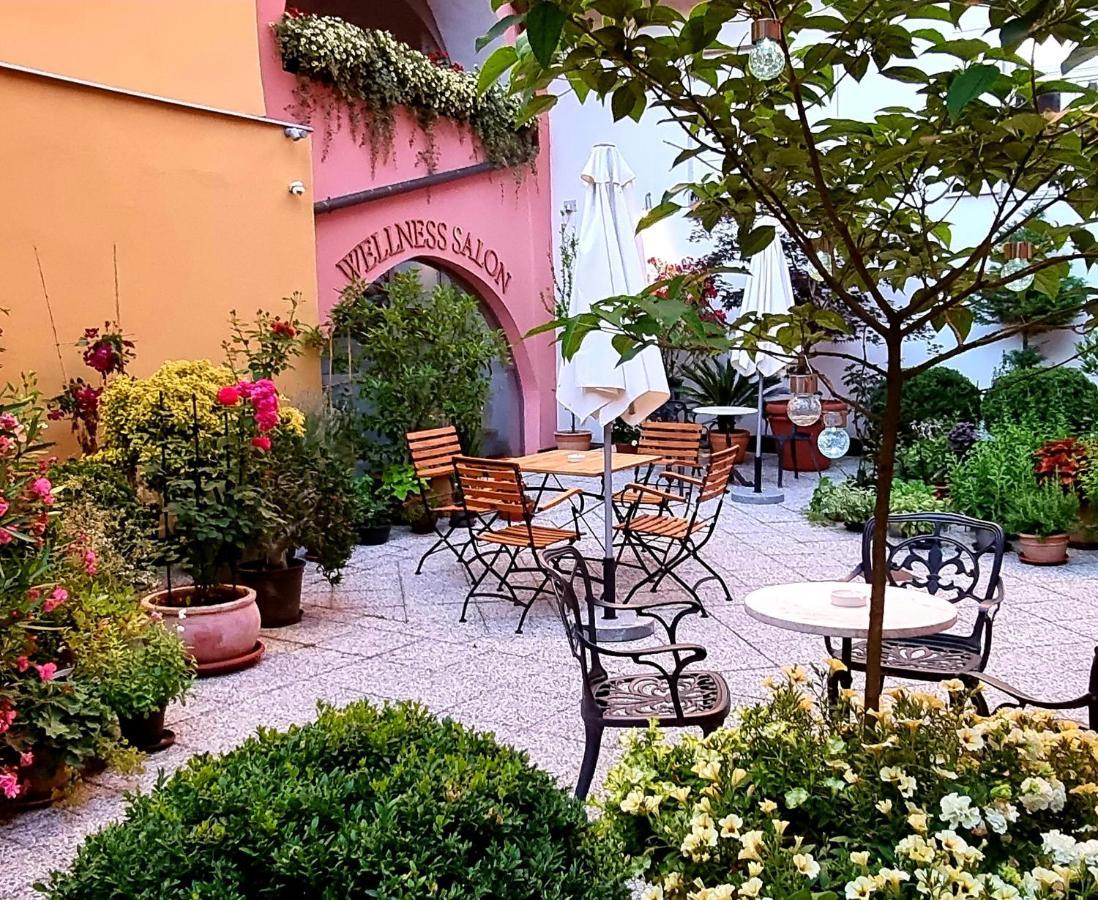 Hotel Mitra, Story Hotels Ptuj Bagian luar foto
